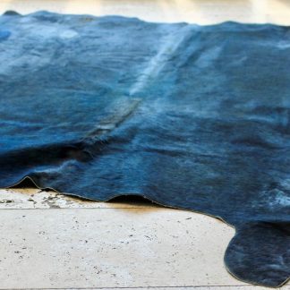 Alfombra cuero de vaca azul